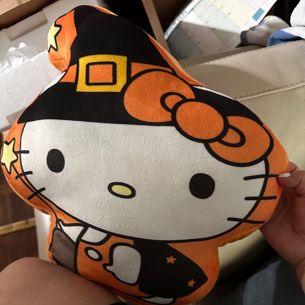 Hello kitty brand new squishmallows Halloween